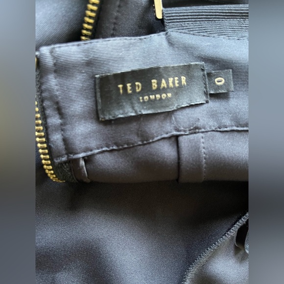 Ted Baker London Floral Crossback Strap Bodycon Midi DressSize 0 - Picture 9 of 12